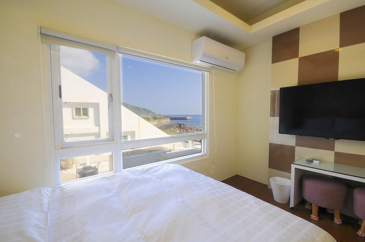 Bed and Breakfast 綠島 綠堤濱海旅店 Lyudao Exterior foto